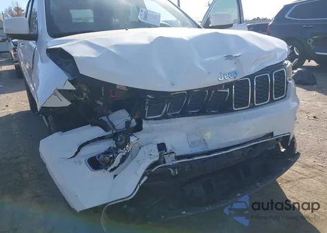 2021 Jeep Grand Cherokee Laredo E 4X2 z USA, uszkodzony, nr VIN 1C4RJEAG4MC625549